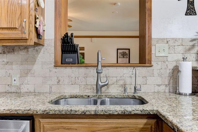 20555 Ember Lane, Harrah, OK 73045