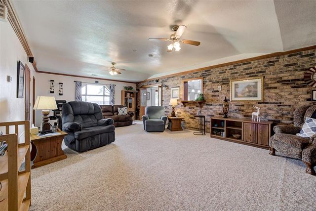 20555 Ember Lane, Harrah, OK 73045