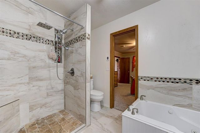 20555 Ember Lane, Harrah, OK 73045