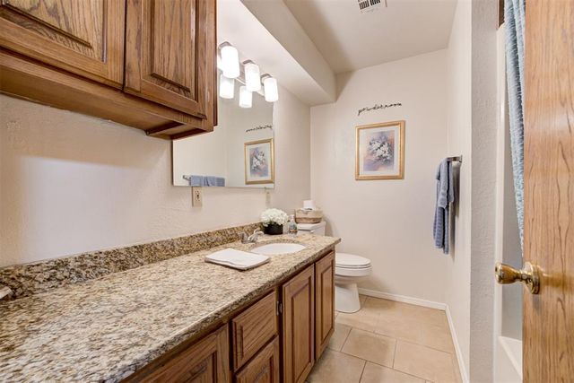 20555 Ember Lane, Harrah, OK 73045