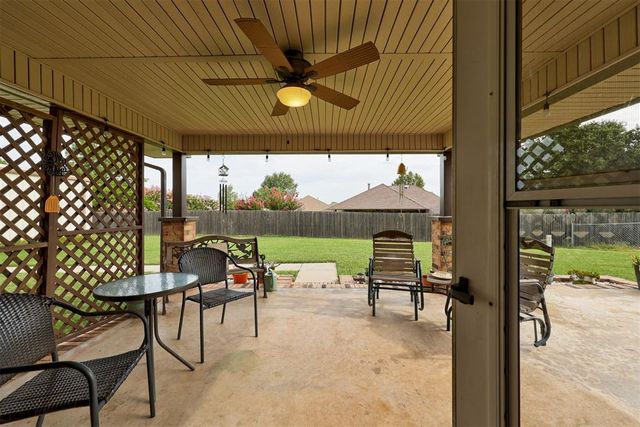 20555 Ember Lane, Harrah, OK 73045