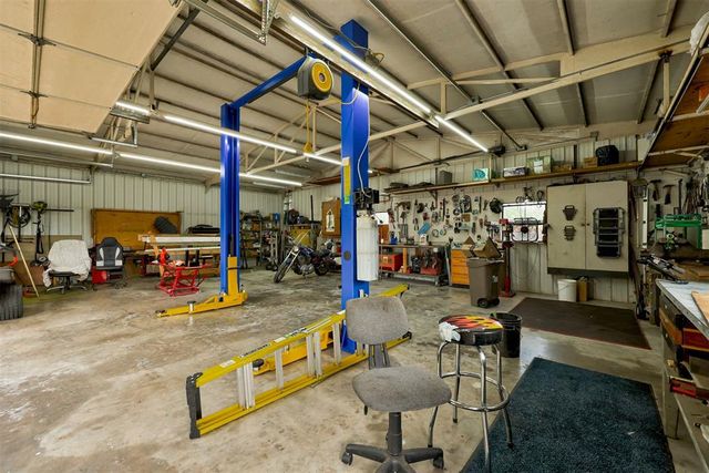 20555 Ember Lane, Harrah, OK 73045