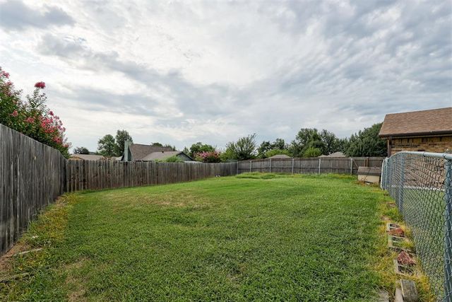 20555 Ember Lane, Harrah, OK 73045