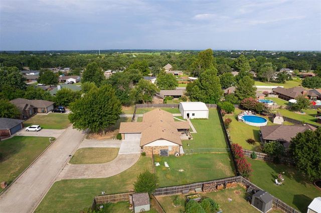 20555 Ember Lane, Harrah, OK 73045