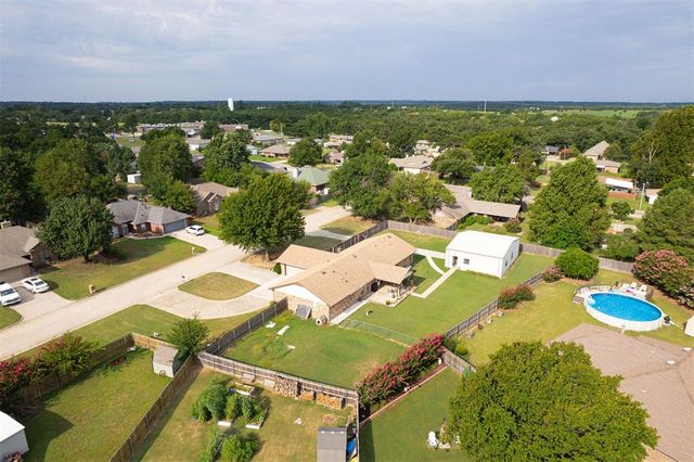 20555 Ember Lane, Harrah, OK 73045