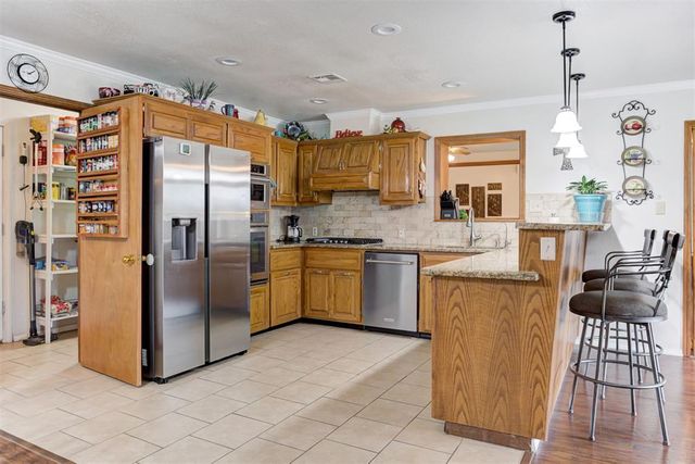 20555 Ember Lane, Harrah, OK 73045