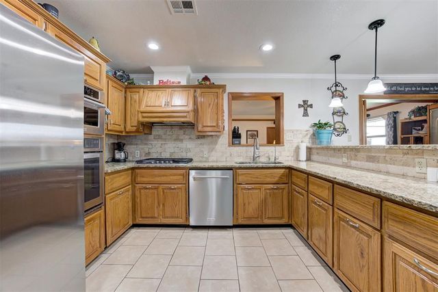 20555 Ember Lane, Harrah, OK 73045