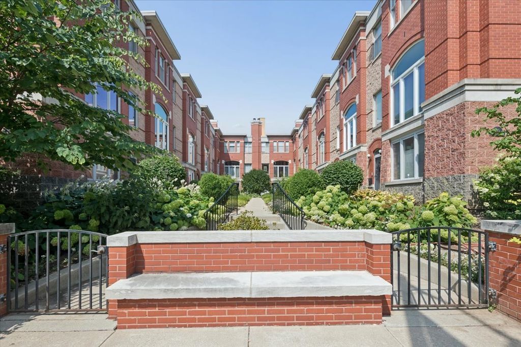 235 S Marion Street K, Oak Park, IL 60302