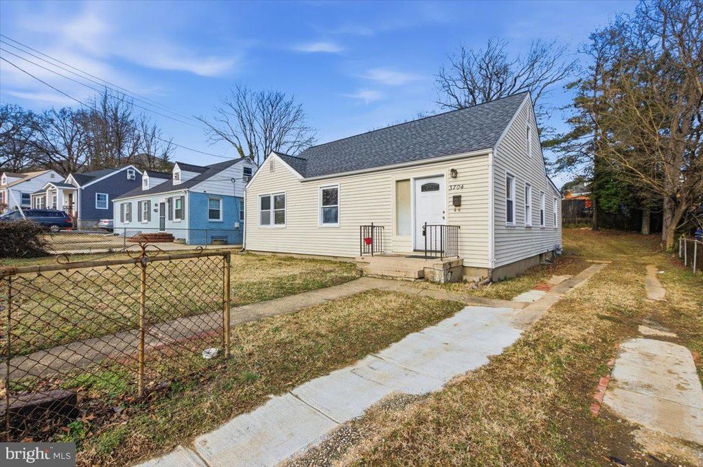 3704 OLIVER ST, Hyattsville, MD 20782