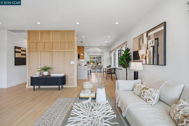 3948 Glen Park Rd, Oakland, CA 94602