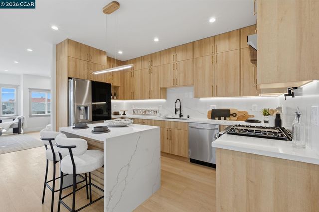 3948 Glen Park Rd, Oakland, CA 94602