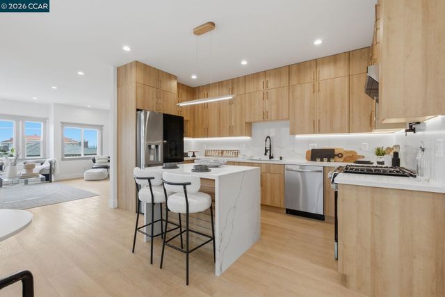 3948 Glen Park Rd, Oakland, CA 94602