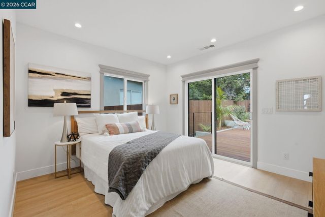 3948 Glen Park Rd, Oakland, CA 94602