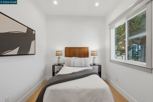 3948 Glen Park Rd, Oakland, CA 94602