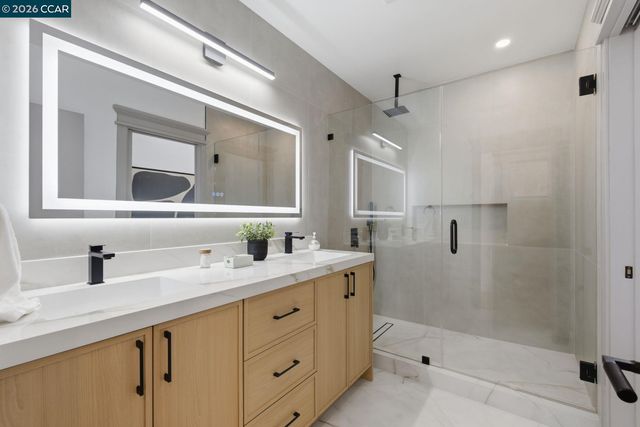 3948 Glen Park Rd, Oakland, CA 94602