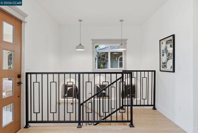 3948 Glen Park Rd, Oakland, CA 94602