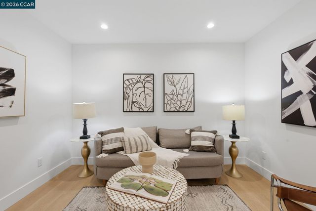 3948 Glen Park Rd, Oakland, CA 94602