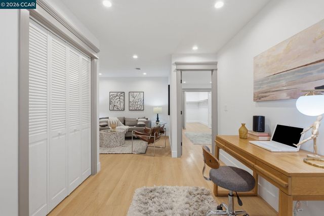 3948 Glen Park Rd, Oakland, CA 94602