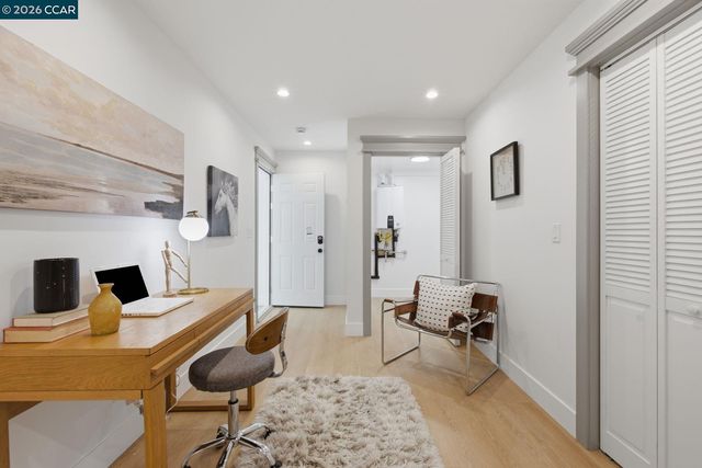 3948 Glen Park Rd, Oakland, CA 94602