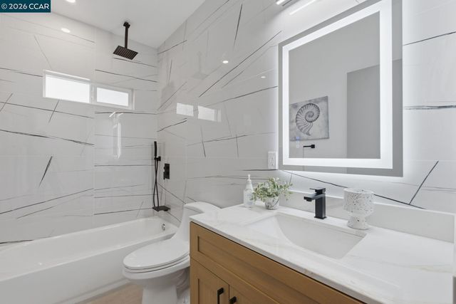 3948 Glen Park Rd, Oakland, CA 94602