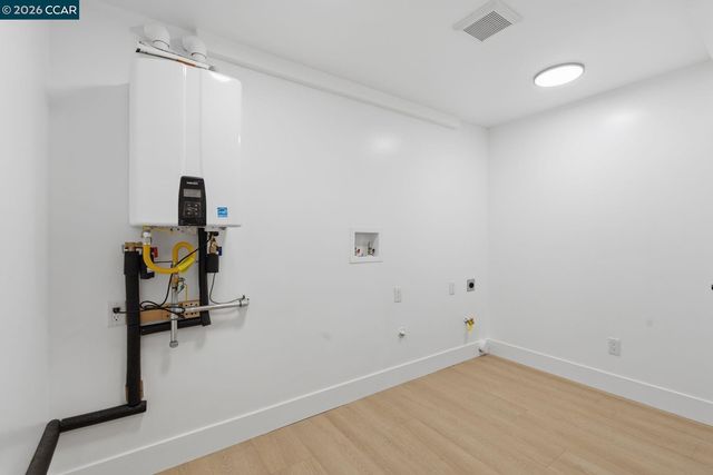 3948 Glen Park Rd, Oakland, CA 94602