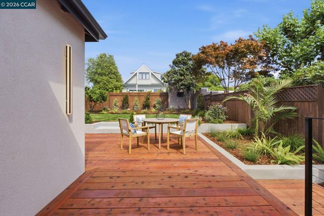 3948 Glen Park Rd, Oakland, CA 94602
