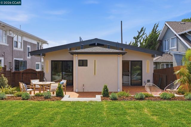 3948 Glen Park Rd, Oakland, CA 94602
