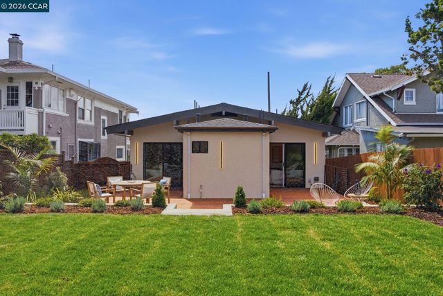 3948 Glen Park Rd, Oakland, CA 94602