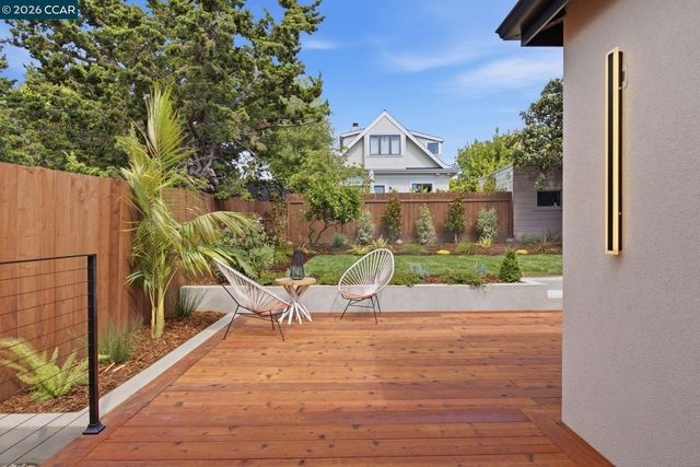 3948 Glen Park Rd, Oakland, CA 94602