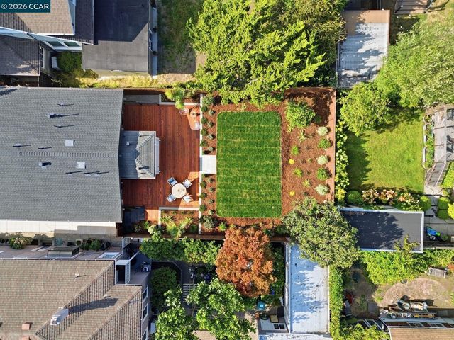 3948 Glen Park Rd, Oakland, CA 94602