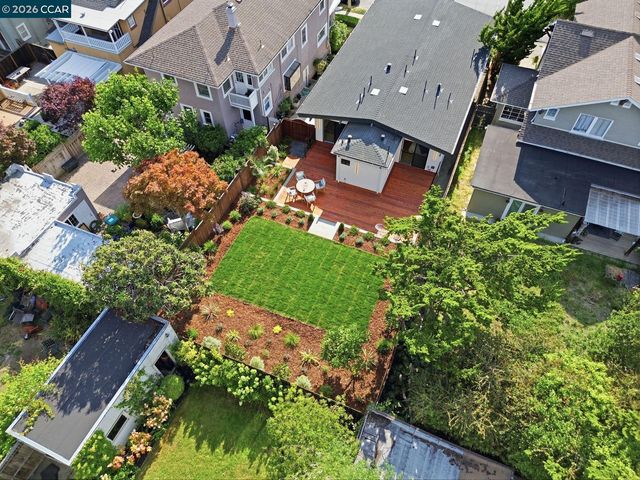 3948 Glen Park Rd, Oakland, CA 94602
