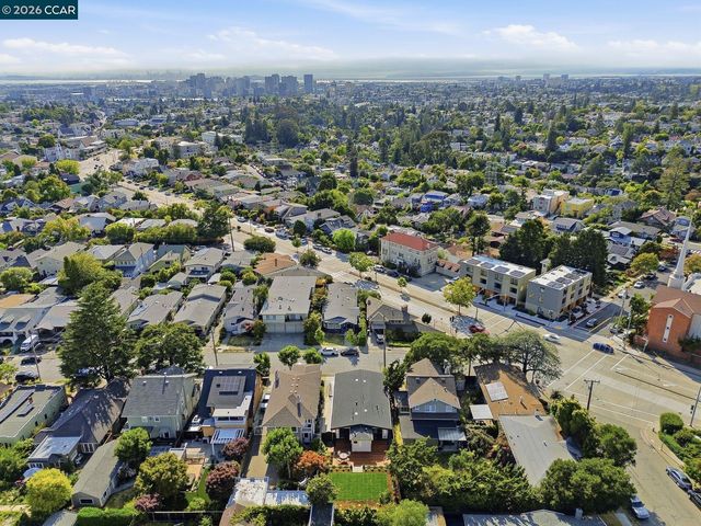 3948 Glen Park Rd, Oakland, CA 94602