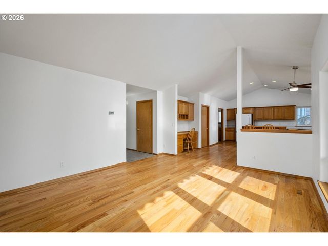 52364 Ne 14TH St, Scappoose, OR 97056