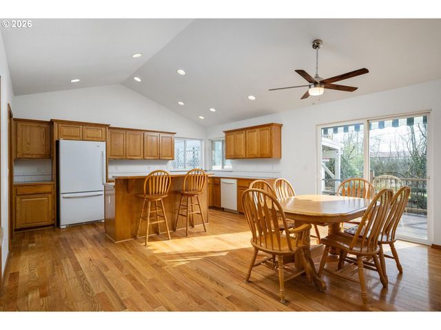 52364 Ne 14TH St, Scappoose, OR 97056