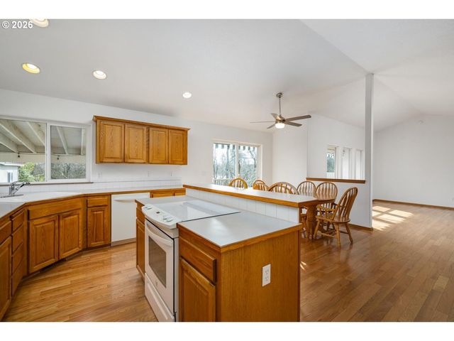 52364 Ne 14TH St, Scappoose, OR 97056