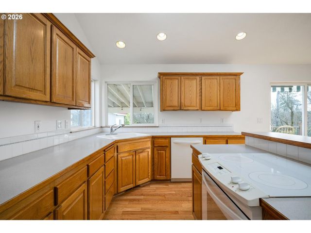 52364 Ne 14TH St, Scappoose, OR 97056