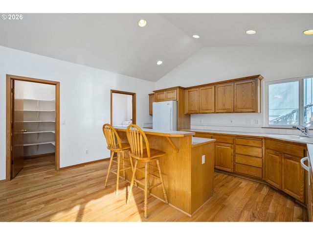 52364 Ne 14TH St, Scappoose, OR 97056