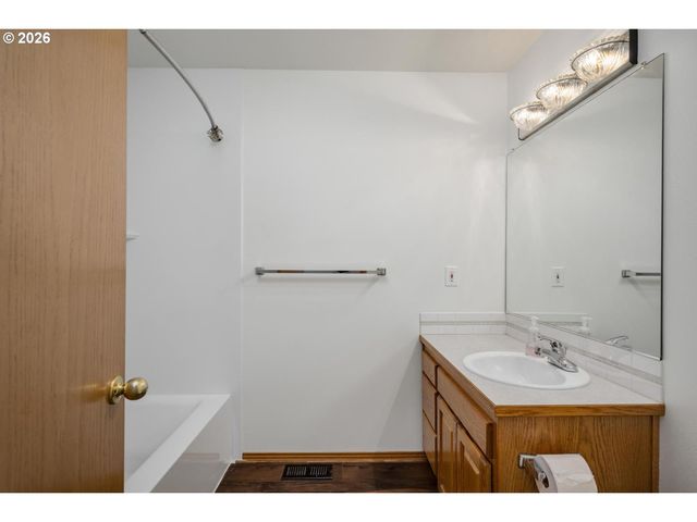 52364 Ne 14TH St, Scappoose, OR 97056