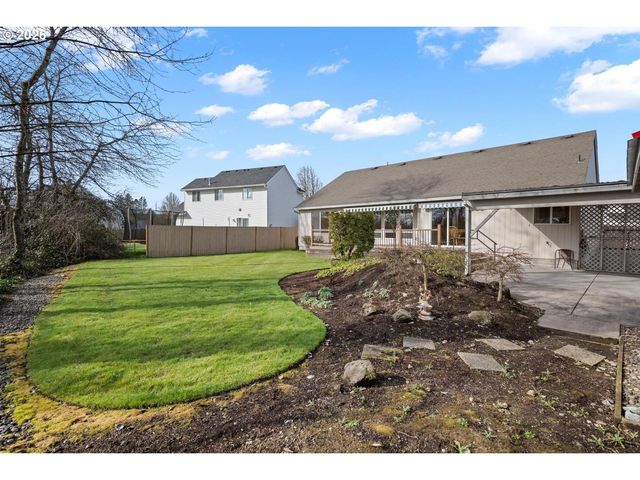 52364 Ne 14TH St, Scappoose, OR 97056