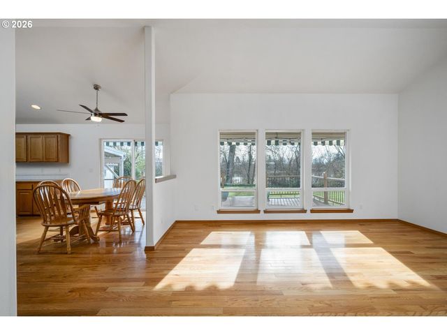 52364 Ne 14TH St, Scappoose, OR 97056