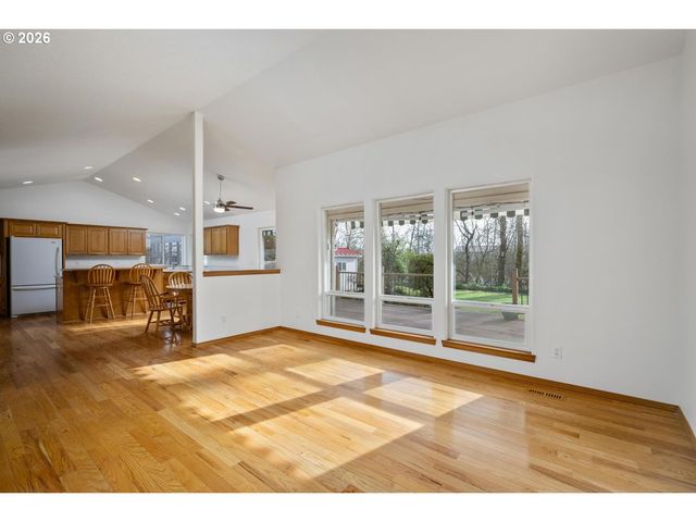 52364 Ne 14TH St, Scappoose, OR 97056