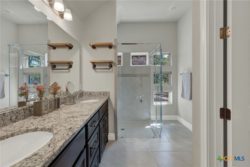 Image 13 of property listing at 1178 Yaupon Loop, New Braunfels, TX 78132