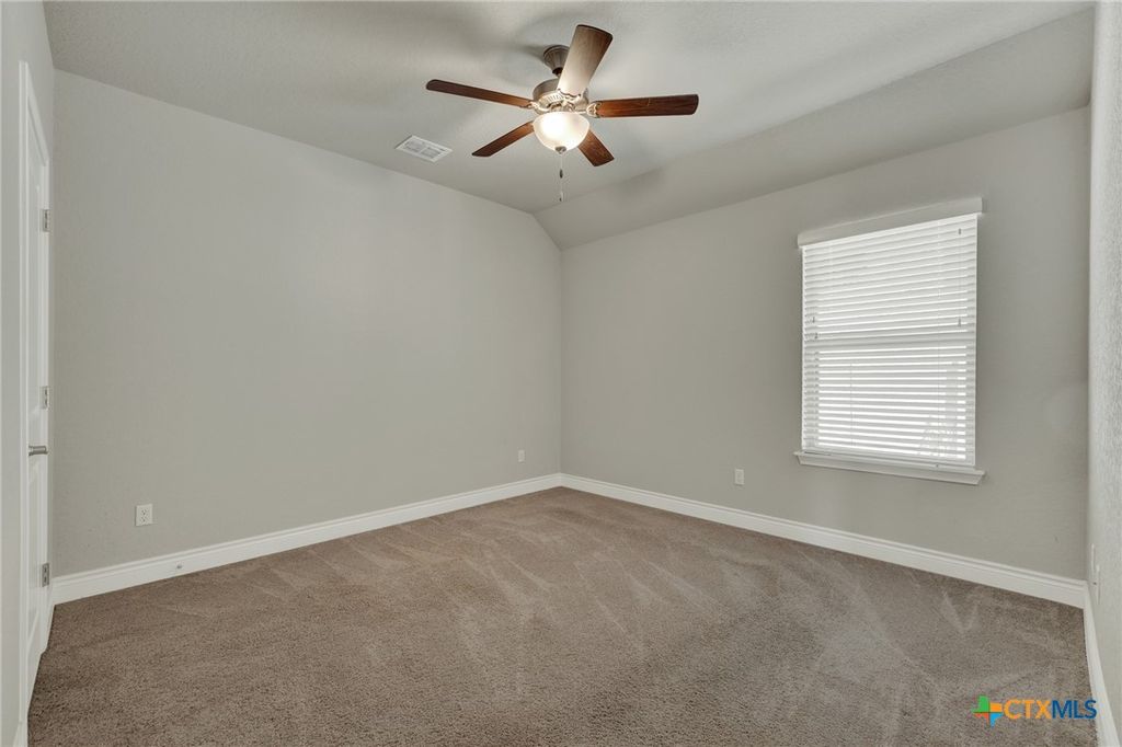 Image 16 of property listing at 1178 Yaupon Loop, New Braunfels, TX 78132