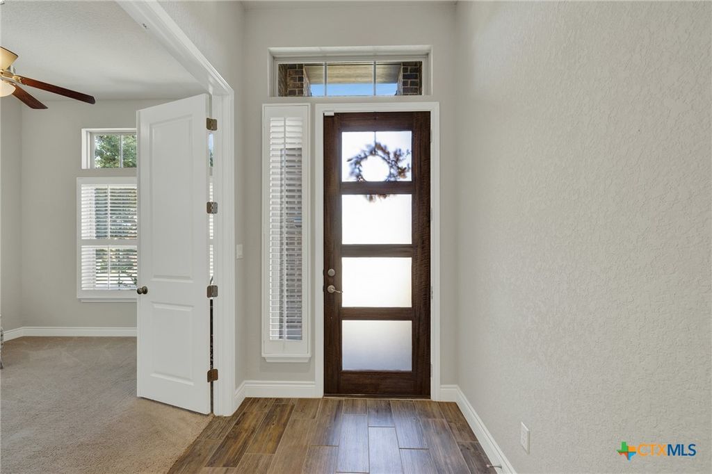 Image 3 of property listing at 1178 Yaupon Loop, New Braunfels, TX 78132