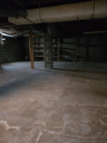 1717 Janes Ave, Winfield, KS 67156