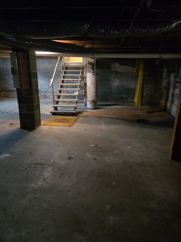 1717 Janes Ave, Winfield, KS 67156