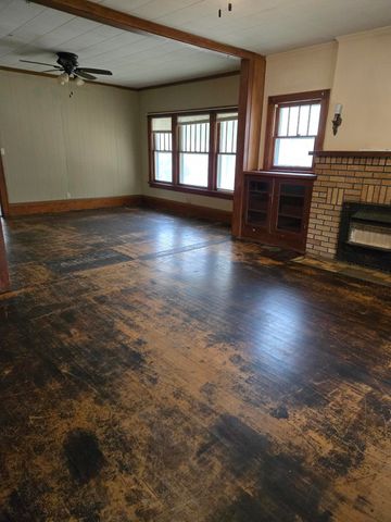 1717 Janes Ave, Winfield, KS 67156