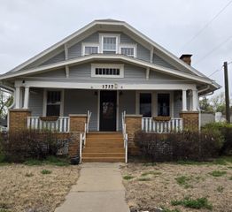 1717 Janes Ave, Winfield, KS 67156