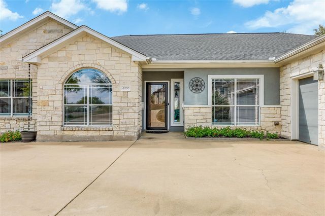 4200 Vista Corta DR, Lago Vista, TX 78645