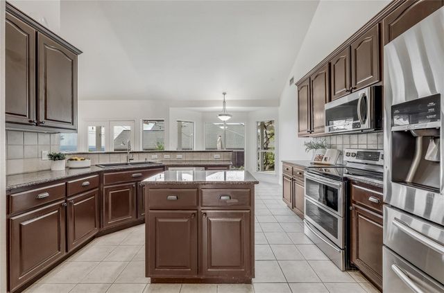 4200 Vista Corta DR, Lago Vista, TX 78645